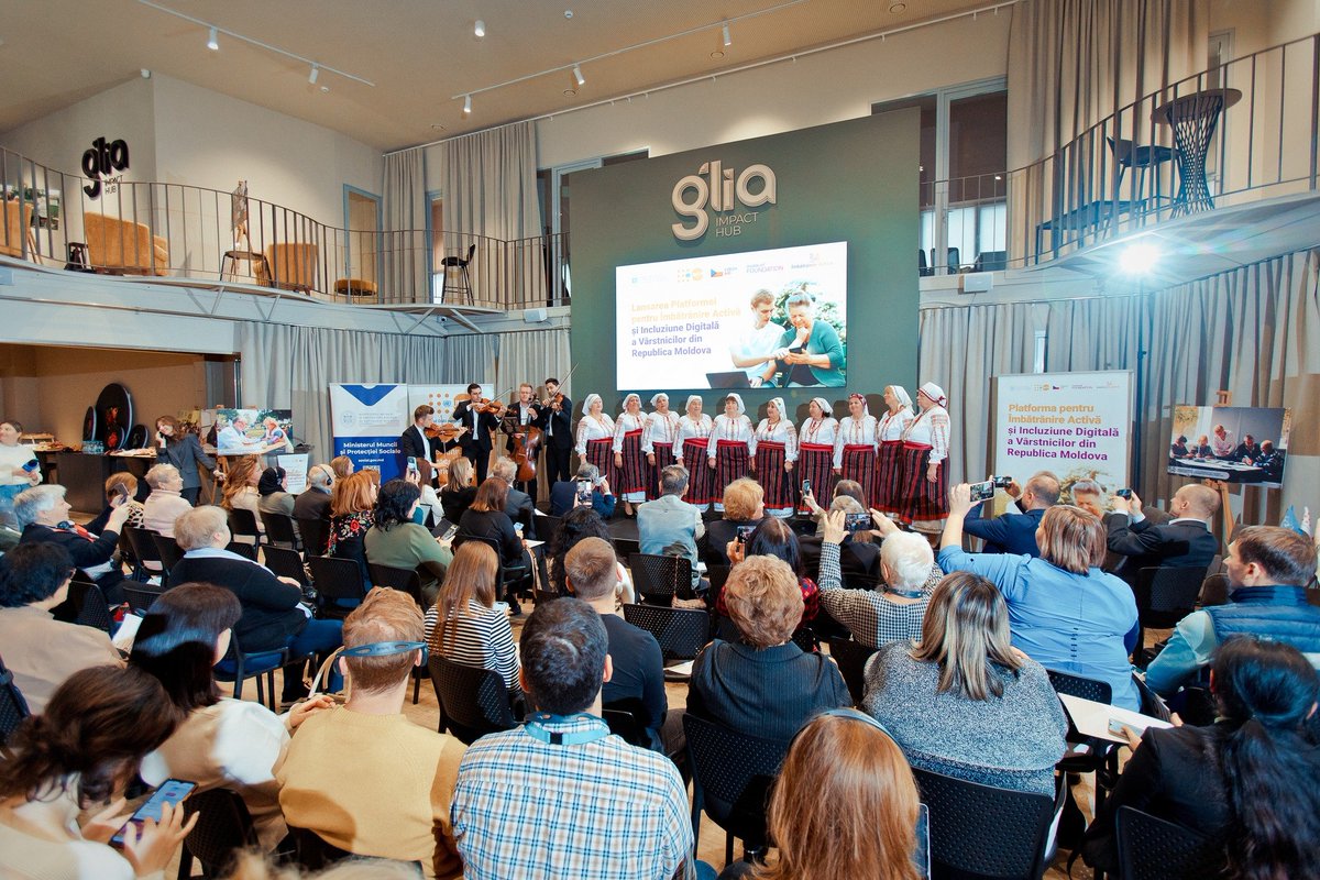 yesimoruc's tweet photo. @UNMoldova starting a busy two weeks of activism against gender-based violence tomorrow.
Last week I was so pleased to mark international day of tolerance with young people at #ULIM and to attend the launch of active ageing & digital inclusion of older people w/@UNFPAMoldova. https://t.co/4By7GKGzWB