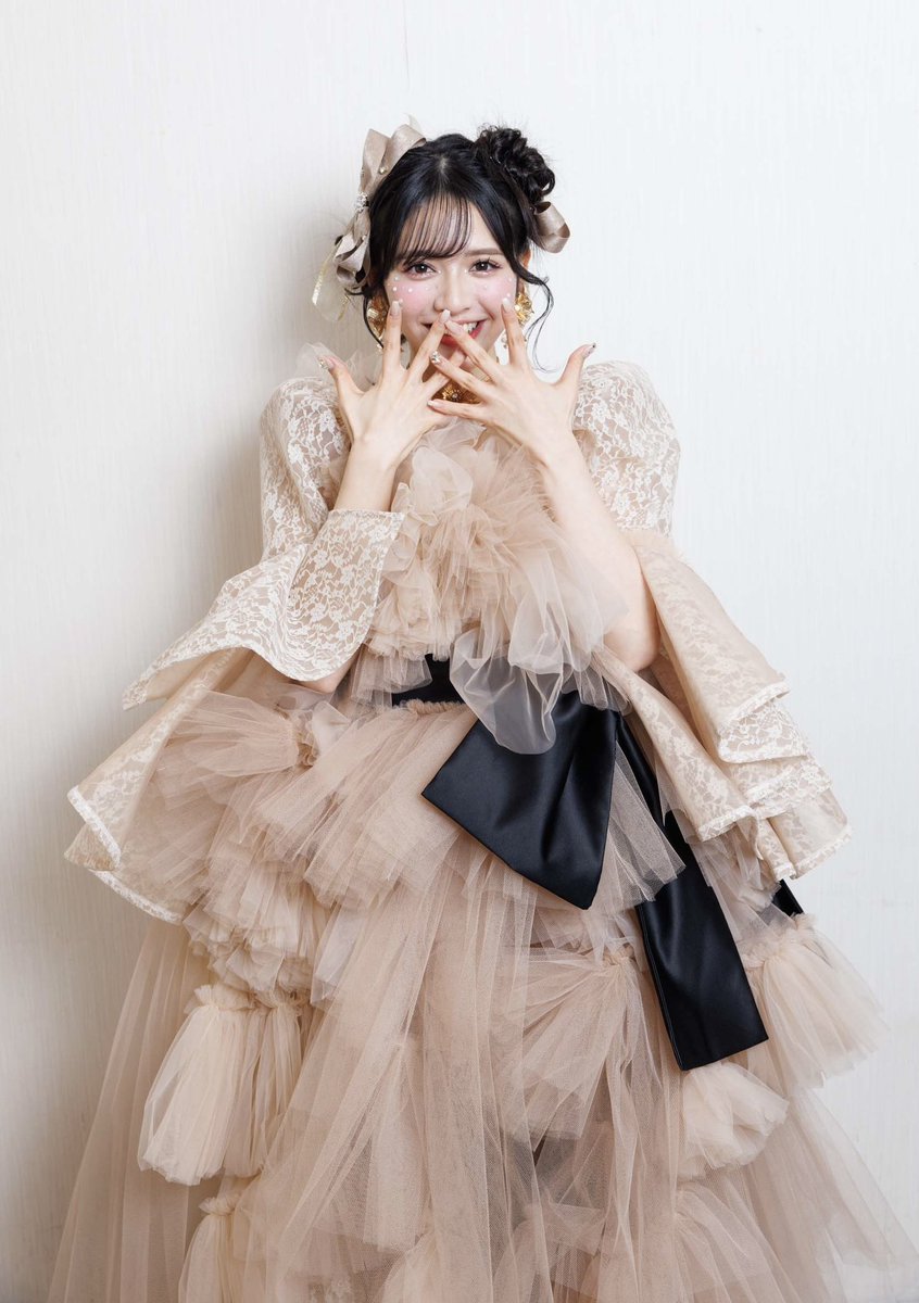 yuriosiaca's tweet photo. あの頃憧れた“鎮西寿々歌”ちゃん

何年経っても魅了されて
すっかり“推すず”として虜です

“アイドルやるまで死ねない”のお返しは
“アイドルとしての鎮西寿々歌を、無限大の可能性を見届けるまで死ねない”です

これからも一生おすず推し🧡

 #おすずのはっぴーんーふでー 
 #鎮西寿々歌生誕祭2024 https://t.co/1z4UjDV6Mz