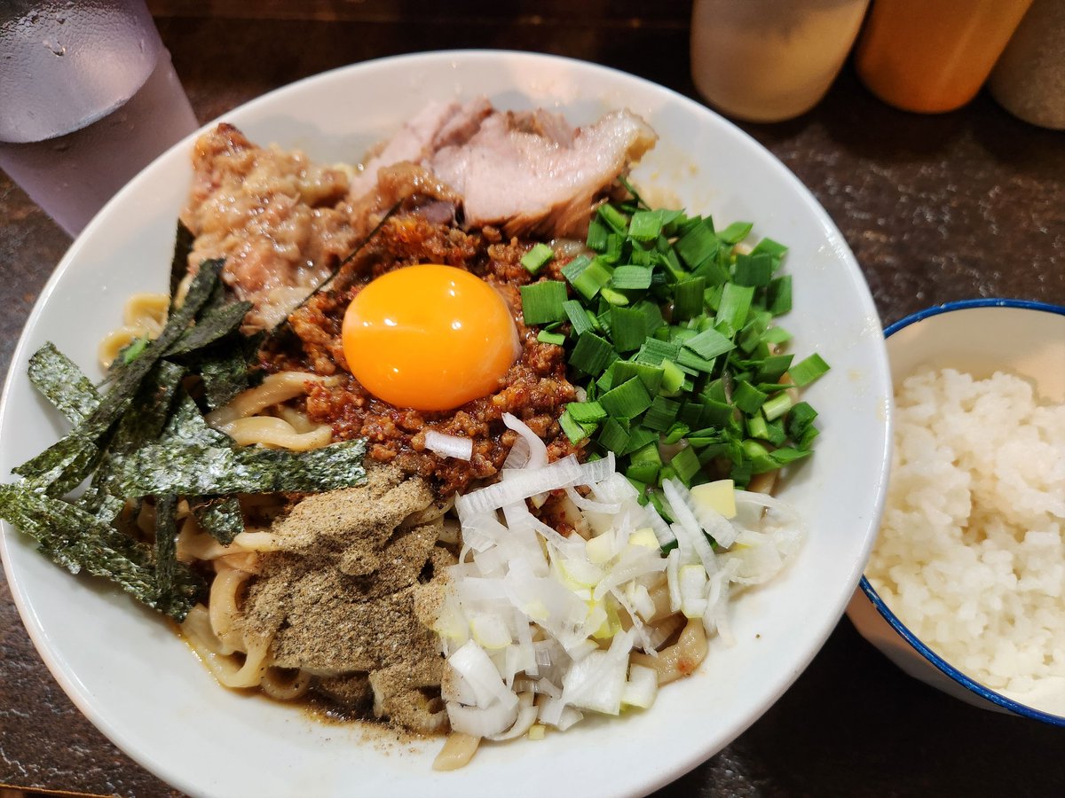 nqp07962's tweet photo. ぶたけん。@本八幡
台湾まぜそば
アブラ
半ライス

店は違えど2日連続で台湾まぜそばです
ここのデロ麺は最高です
定番メニュー化を願いたいです
おいしい一杯をごちそうさまでした
#ぶたけん。 https://t.co/ngsPWvY8oB