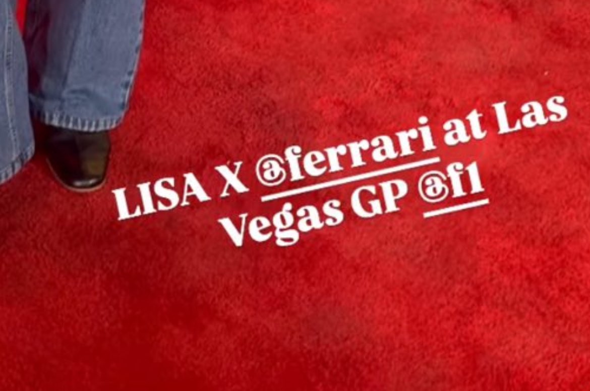 SOLARSHIIII's tweet photo. ไม่ให้รอนานค่ะ ค่าย @wearelloud เขาทำงานไวละทำถึงอยู่แล้ว 

#LISA X @Ferrari at #lasvegasgp  😎

LISA X FORMULA1  
#LISAatF1LasVegasGP https://t.co/EMfv7WxzI8