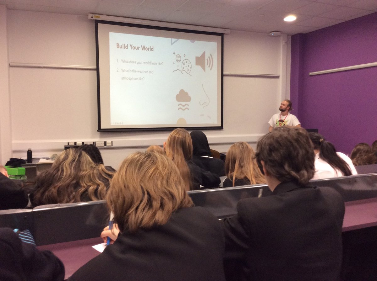 Cardiff university came in on Friday to do a Scribblers workshop with 7V. A wonderful time was had by all.🫶🏼