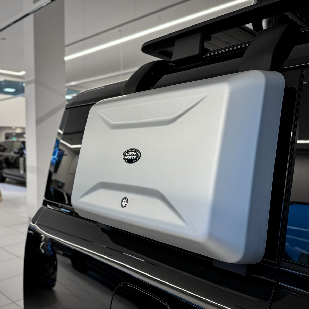 Barretts Land Rover tweet media