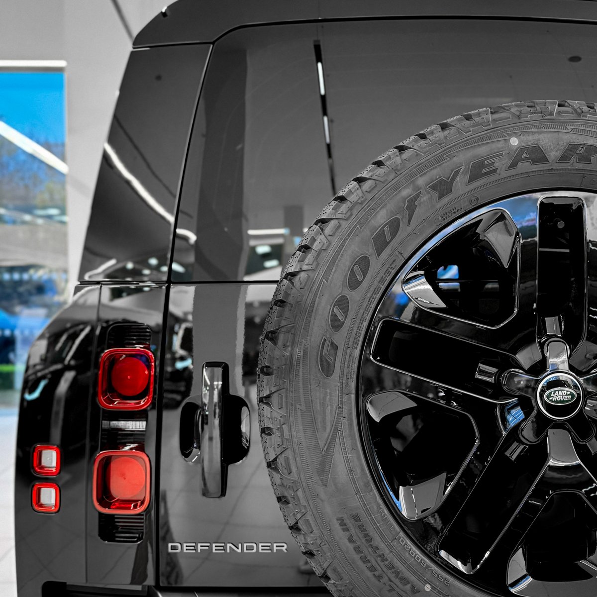 Barretts Land Rover tweet media