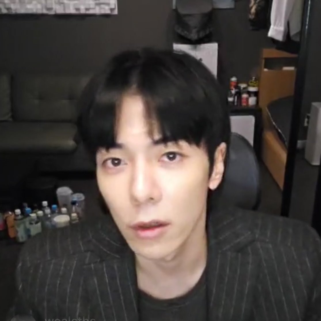 뒷머리 모아서 뒤로 넘겼더니 짧머나노 완성