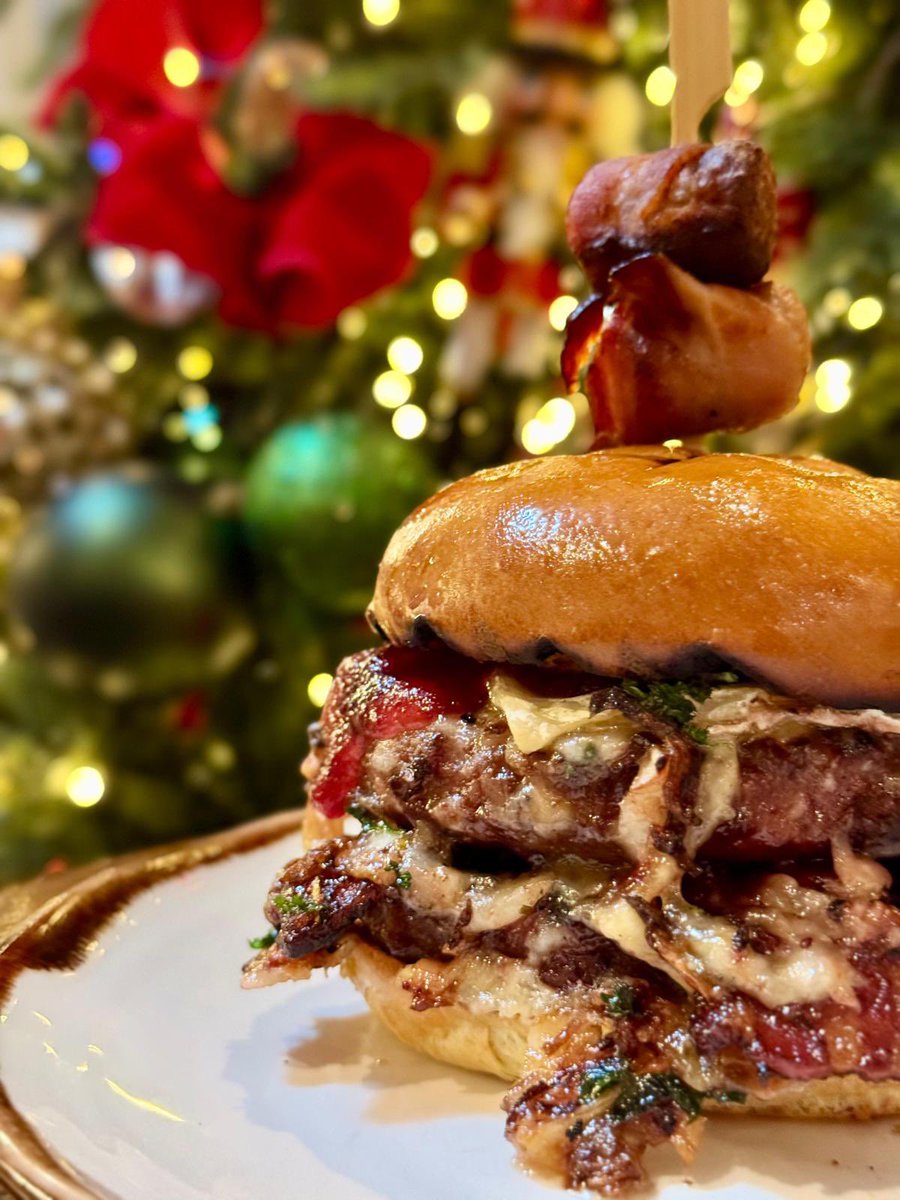 Roasts , custard, burgers and the fella from coach trip……

It’s a Sunday roast kind of day x

Book NOW👇👇👇👇👇 

loom.ly/nWV_6kE