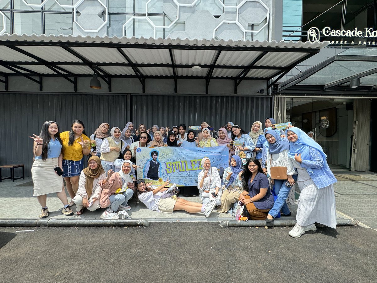 Gupiiiuu's tweet photo. Kamsiaa buat panitia² yang sangat effort ini sudah menyelenggarakan acara seseru ini terharu poll hiksss🥹 Ditunggu next projectsnya😋💙 #timsekop @temnbaikmaxwell @25pivoine @candycrush9244 @nununanaz15 @NurjaneTyas @distylaurent https://t.co/yn2wRAFlks
