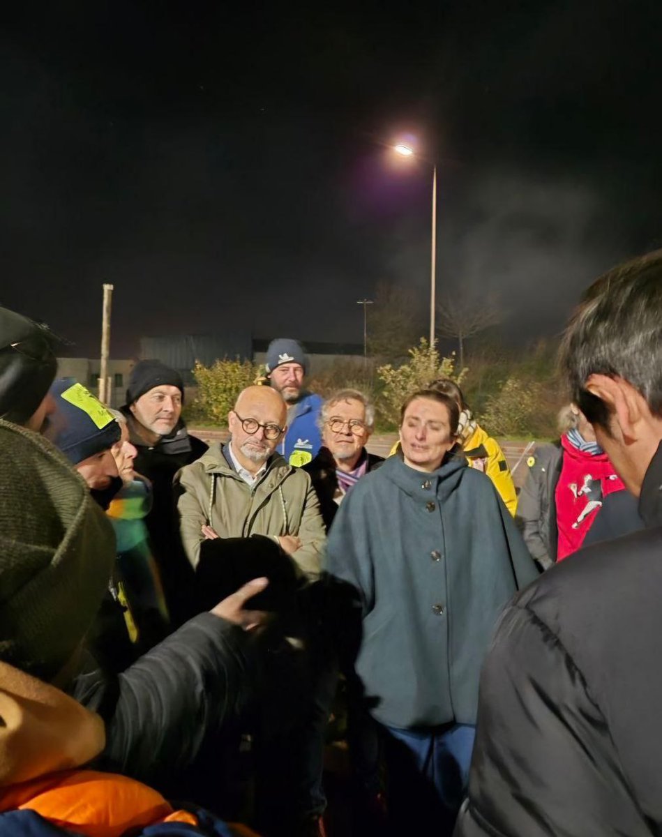 LucieEtonno's tweet photo. Un weekend motivant avec @marinetondelier : 

une rencontre  avec les Michelin de Cholet et le congrès régional des Ecologistes Pays de la Loire à Bouguenais

Les Ecologistes, un collectif auquel je suis fière d'appartenir et vous pouvez nous rejoindre : https://t.co/FcvZZ7o39e https://t.co/cnC5fnbqRw