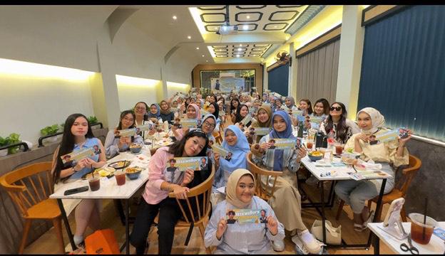 Gupiiiuu's tweet photo. Kamsiaa buat panitia² yang sangat effort ini sudah menyelenggarakan acara seseru ini terharu poll hiksss🥹 Ditunggu next projectsnya😋💙 #timsekop @temnbaikmaxwell @25pivoine @candycrush9244 @nununanaz15 @NurjaneTyas @distylaurent https://t.co/yn2wRAFlks