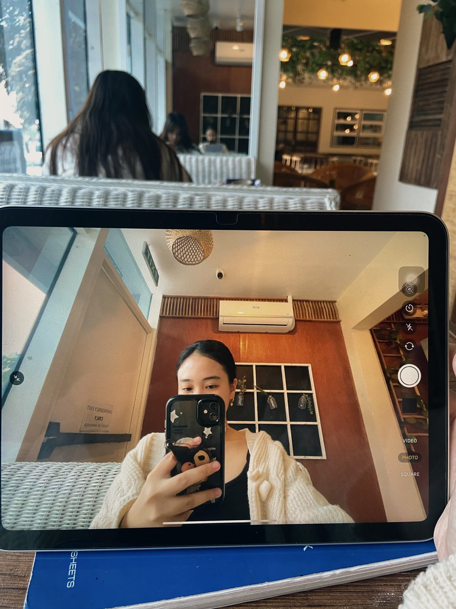 serenikei's tweet photo. took myself out on a study date because tomorrow is finally the start of our finals exam week ☕️ https://t.co/Qf5TOmo6Mi