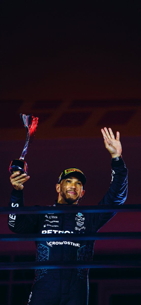 F1WallpaperHQ's tweet photo. #Wallpapers 📱
  └📂 #Formula1 🏁
     └📂 #LasVegasGP 
        └📂 Lewis #Hamilton 🇬🇧 https://t.co/O53wj20MVA
