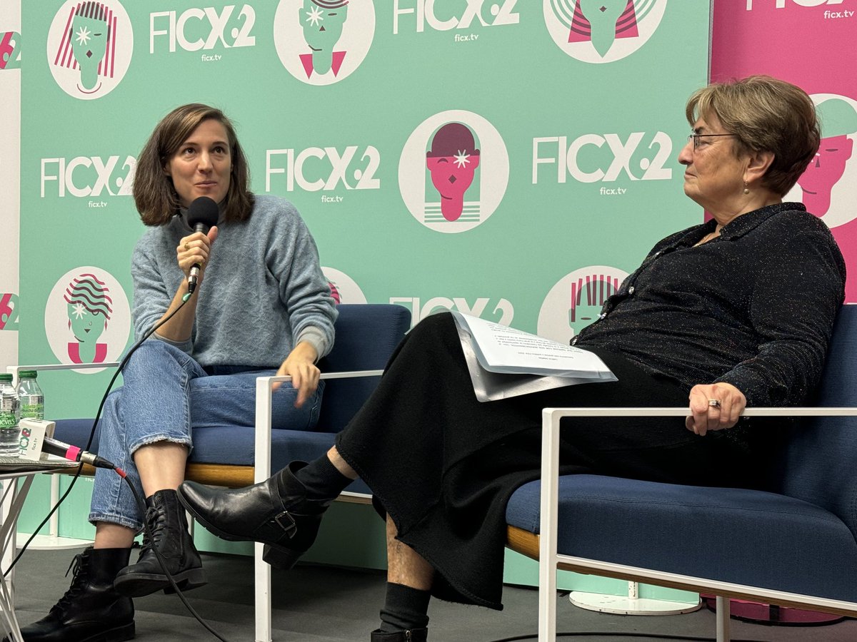Ha sido un placer colaborar, de nuevo, con el Festival Internacional de Cine de Gijón organizando actividades, amadrinando "La contadora de películas" y entregando el premio Comadre de Cine 2024 a la excelente directora Carla Simón.

#WomensArt 
#Directoras
#Cine
#Feminismo