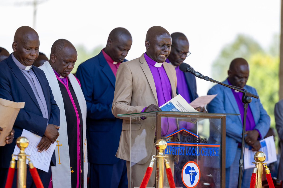 WilliamsRuto's tweet photo. Give, and it will be given to you. A good measure, pressed down, shaken together and running over, will be poured into your lap — Luke 6:38.

During an interdenominational Sunday service at Kipsitet Primary School, Kericho County. https://t.co/AYYP8LKa71