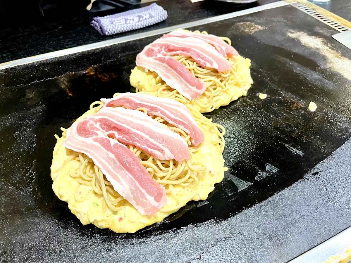 KRT_SG's tweet photo. 大阪に帰ってきたので #じゅじゅ へ

ここの豚モダンと焼きそばは食べない訳にはいかない😋

控えめに言ってサイコーです😆

#お好み焼き
#モダン焼き
#焼きそば
#大阪
#平野 https://t.co/slk350aZ2O