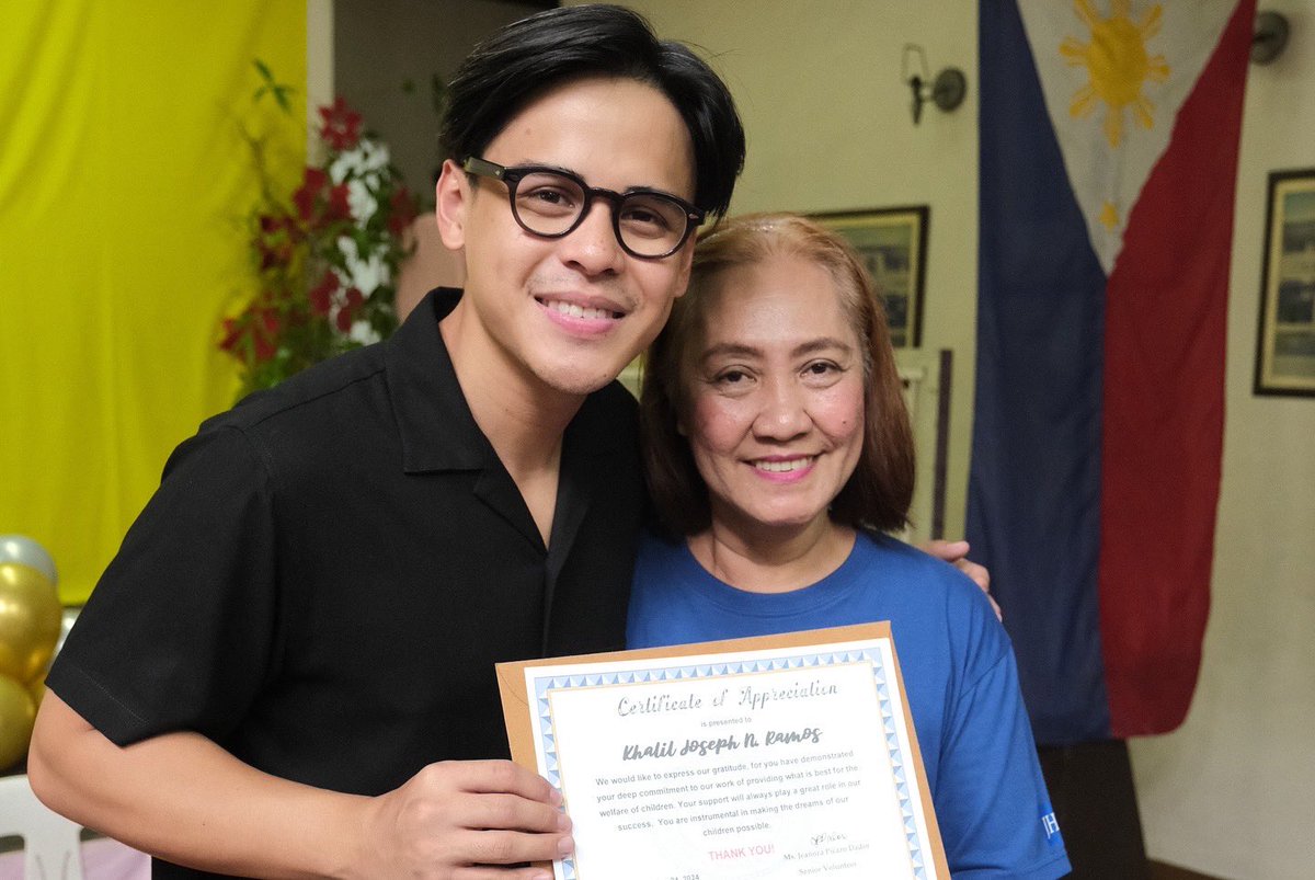 Sparkle_GMA's tweet photo. It’s time to give back 🎁

Khalil Ramos hosted a heartwarming charity event and fan meet today. Swipe to see the highlights. ✨

#KhalilRamos https://t.co/cheTymgeQw