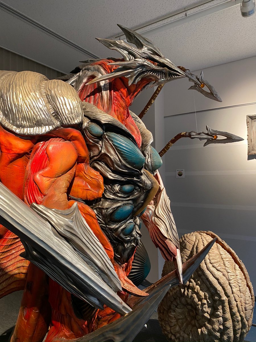 AM21258593's tweet image. ガメラ3邪神覚醒、実はスーツがムキムキマッチョのイリスを見事に痩せ型の怪獣に見せている（カメラワークやCGを駆使して見事に観客を騙し切った）のが本当に凄い

 #ガメラ3