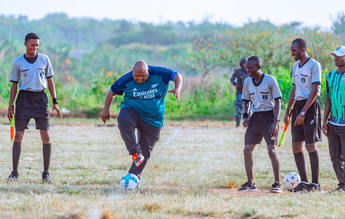 AAdeleke_01's tweet photo. Yesterday, as part of the activities marking the second anniversary of our administration in Osun State, we held a friendly novelty football match between members of the State Executive Council and the Osun State House of Assembly, led by Rt. Hon. Adewale Egbedun @AOEgbedun.

The match, held at the Ataoja School of Science, Osogbo, highlighted the spirit of camaraderie and collaboration between the Executive and Legislative arms in driving developmental initiatives for the benefit of the good people of Osun State since the inception of our administration two years ago.

We recognize sports as a powerful unifying force for both the youth and the elderly. Our administration remains committed to revitalizing the sports sector, starting with the ongoing renovation and upgrading of the Osogbo Township Stadium.

#ImoleMidtermScorecard
#OsunInfraFocus