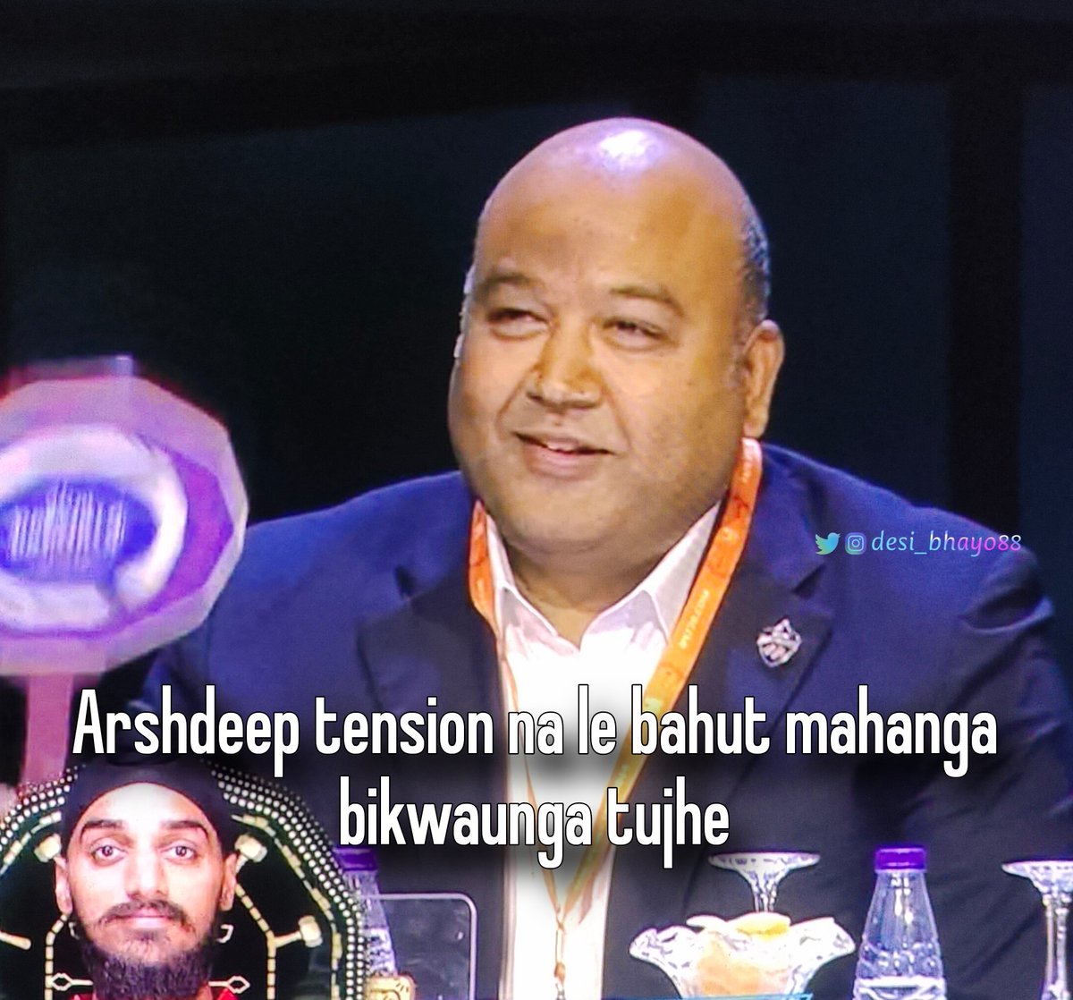 desi_bhayo88's tweet photo. Aate hi kaam shuru 😹😹
#IPLAuction https://t.co/LncAfBZOUs