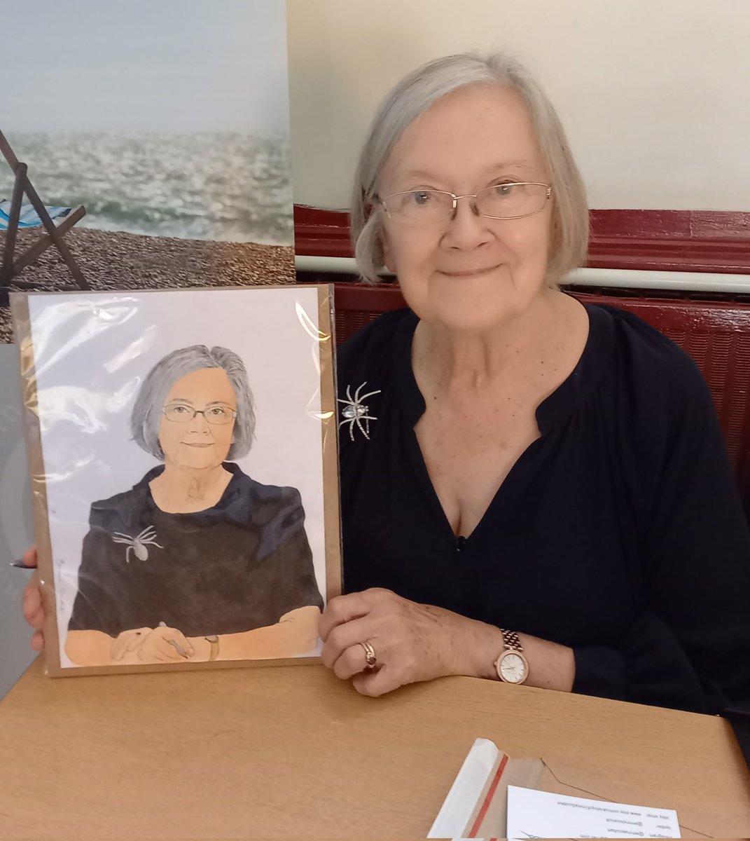 emmylouscutt's tweet image. Listening to Lady Hale on Desert Island Discs on r4 now, I met her last year after a talk and gave her my painting of her wearing that brooch - and she was wearing THAT brooch. 🕷
#LadyHale #DesertIslandDiscs