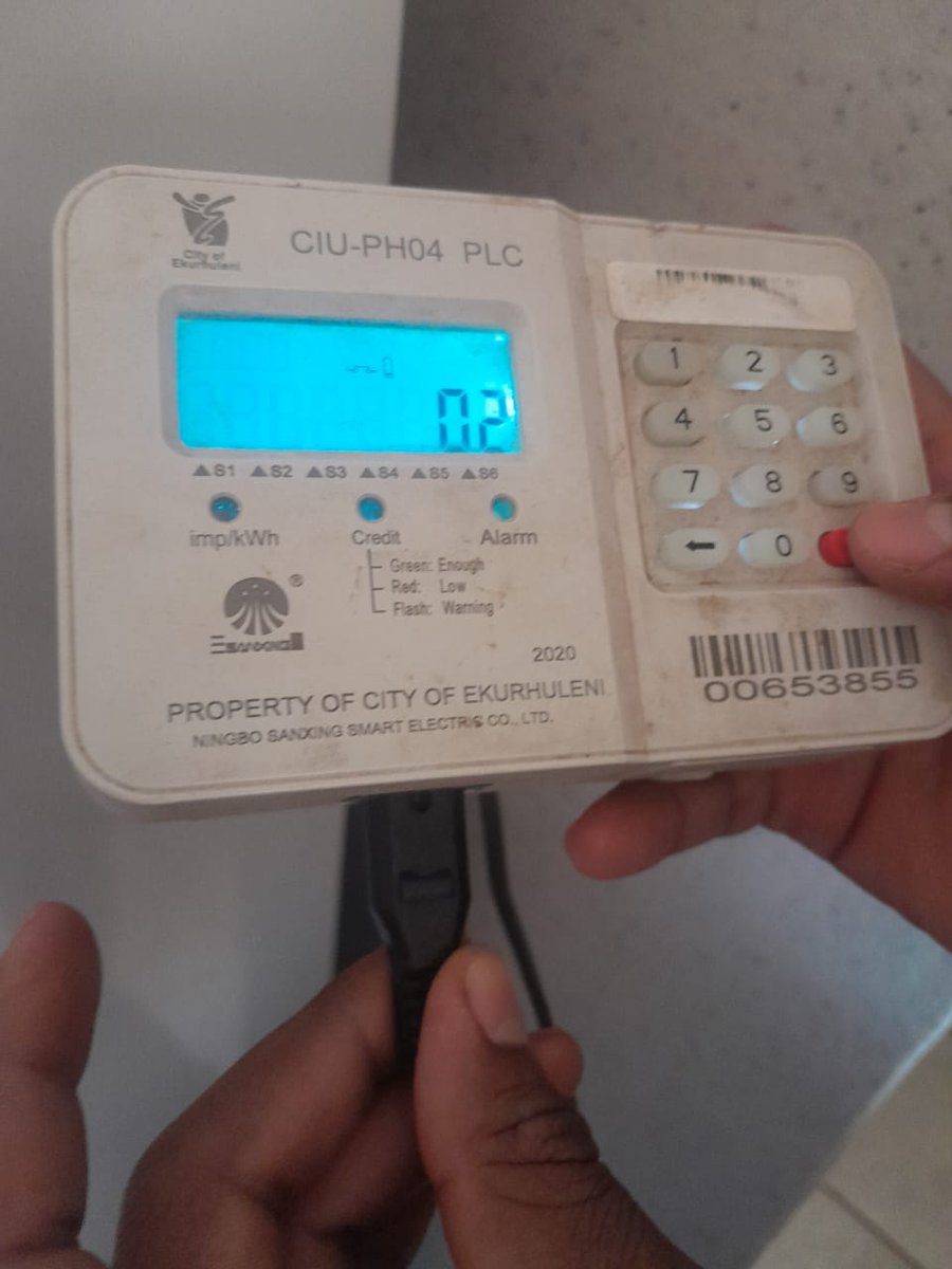 Freed_davids's tweet photo. My meter shows this, is this okay?  Do I need to update @Eskom_SA https://t.co/UDopebNRC4
