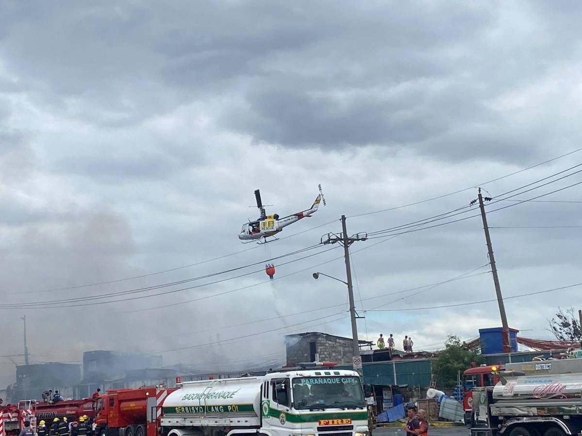 PhilAirForce's tweet photo. PAF NEWS | PAFβS heli-bucket operations support Tondo fire response
See full story ππ»
https://t.co/iBNMhEt8GC
#AccelerateWithExcellence #GuardiansOfOurPreciousSkies #PAFYouCanTrust #OneAFPOnePhilippines #StrongAFPStrongPhilippines #AFPYouCanTrust https://t.co/lmkD9rgp7D
