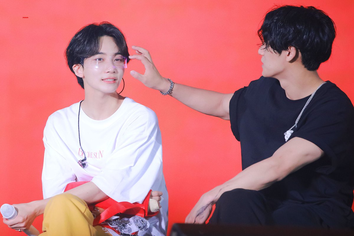 이날 정말 너무너무 사랑하잖아...🥹💙💛