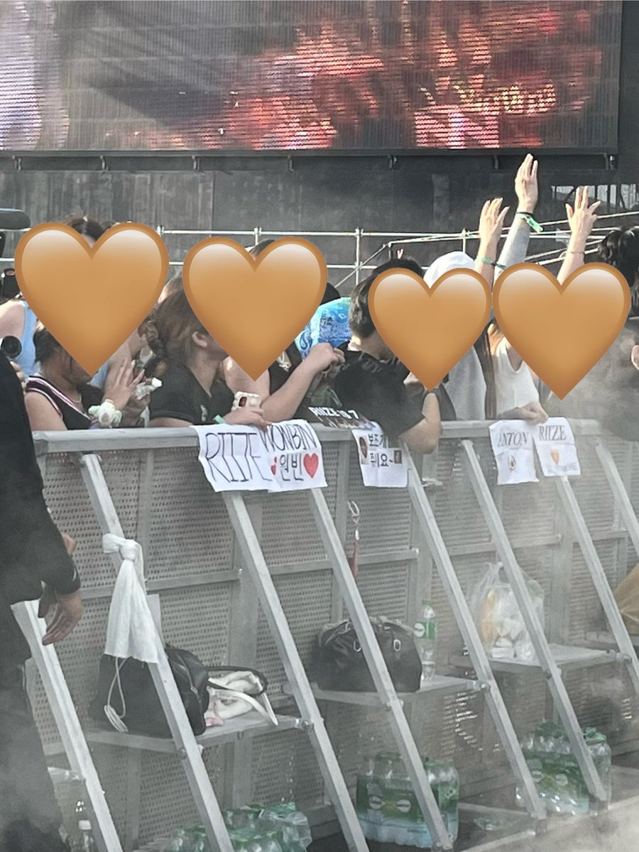hongcakey's tweet photo. should i say that riize in rolling loud thailand is our redemption era after MAMA LA 

WELCOME RIIZE TO THAILAND 
#RIIZExRollingLoudTH2024 
#WelcomeRIIZEtoThailand 
#BRINGSEUNGHANBACKTORII7E https://t.co/kVI4eD9RSu