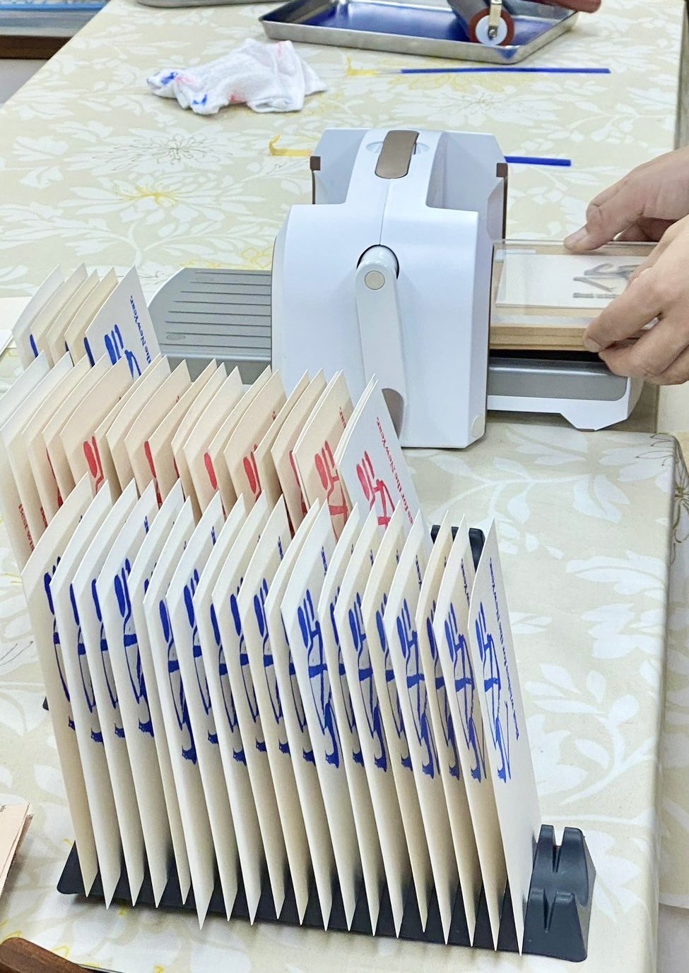 T1/2【送料込み】活版印刷所から出た木のタンス2竿セット【古道具】【活版印刷】 T1【送料込み】活版印刷所から出た木のタンス【古道具】【活版印刷】