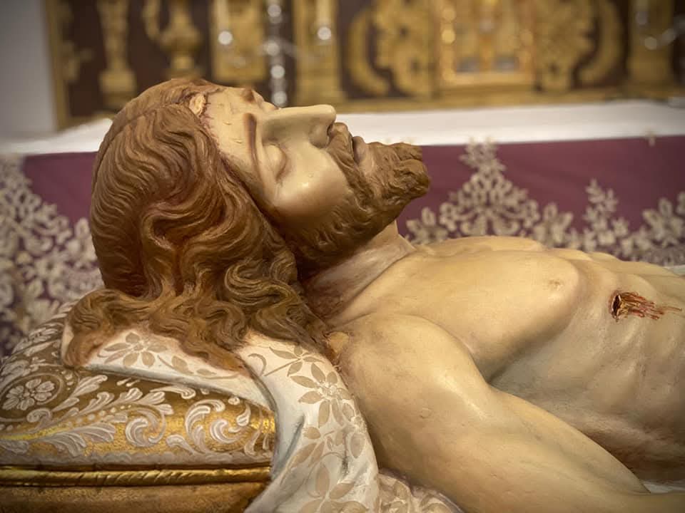 Hdad_Soledad's tweet photo. Celebramos la solemnidad de Cristo Rey del Universo.
¡CRISTO VENCE!
¡CRISTO REINA!
¡CRISTO IMPERA! https://t.co/yTW6GVsxtZ