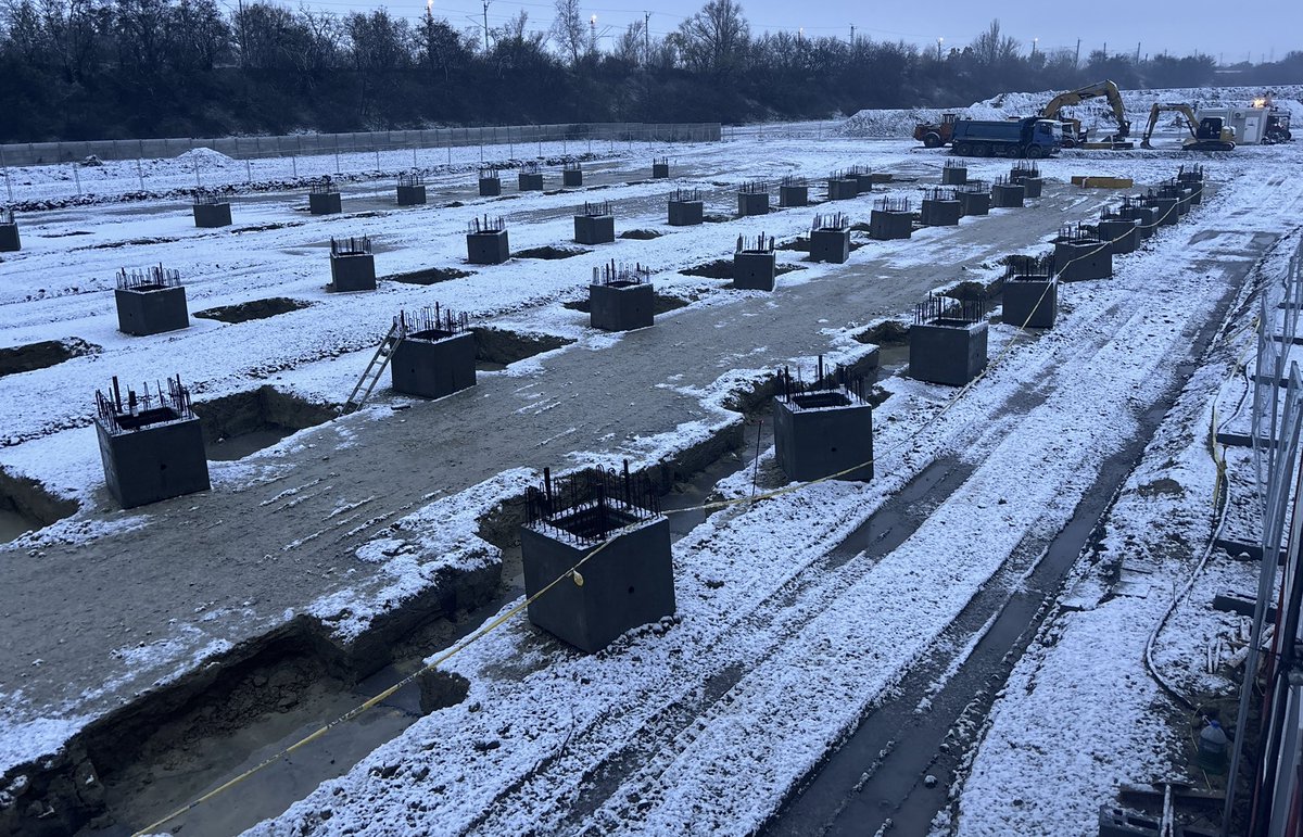sarhegyiistvan's tweet image. Even in the freezing cold #wedoit 💪

The largest space industrial construction of Hungary’s history is on its way! 🇭🇺

#Remtech
#4iGSpaceandDefenceTechnologies
#Remred  
#Martonvásár
#SpaceMAIT