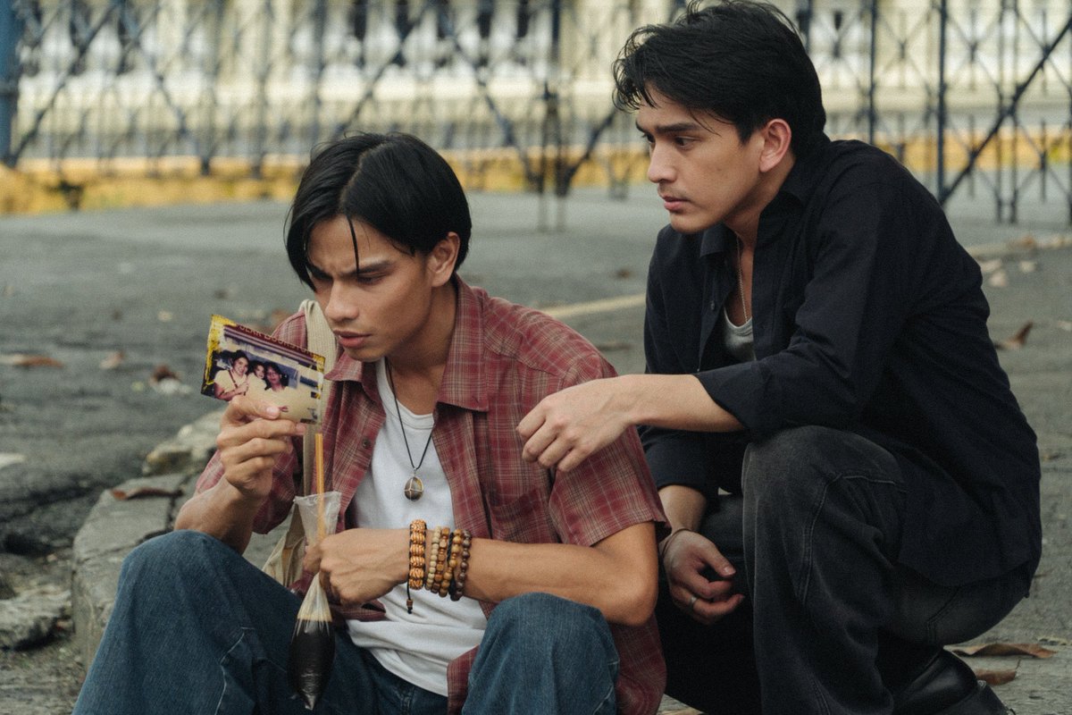 BLUPDATE2022's tweet photo. PHILIPPINES | The upcoming film 'At least We Had This Moment' announces Andre Miguel and Raven Rigor (FRACTURE) as Vince and Dino, respectively!

#AtLeastWeHadThisMoment follows Dino, a young photographer, and his stanger guideVince as they navigate the city's aged architecture, forging a connection against the urban backdrop.

Premieres in 2025.