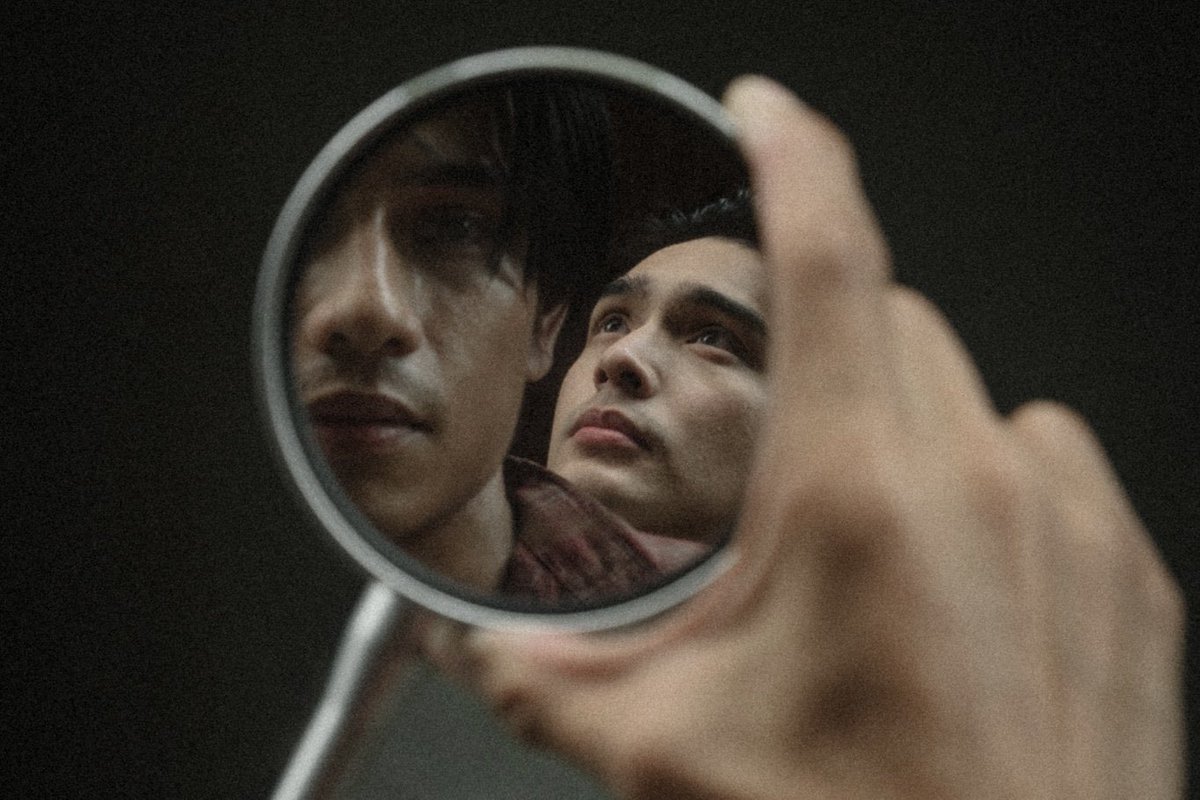 BLUPDATE2022's tweet photo. PHILIPPINES | The upcoming film 'At least We Had This Moment' announces Andre Miguel and Raven Rigor (FRACTURE) as Vince and Dino, respectively!

#AtLeastWeHadThisMoment follows Dino, a young photographer, and his stanger guideVince as they navigate the city's aged architecture, forging a connection against the urban backdrop.

Premieres in 2025.