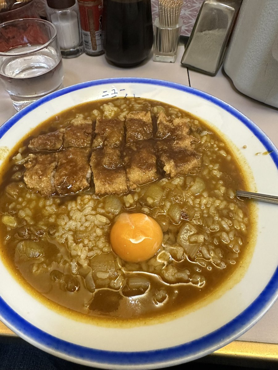 eiji_planet's tweet photo. セイロンカツカレー🍛大盛り
美味しい😋

#セイロンカツ
#セイロンカツカレー
#ニューライト https://t.co/0h8WiOWkfR
