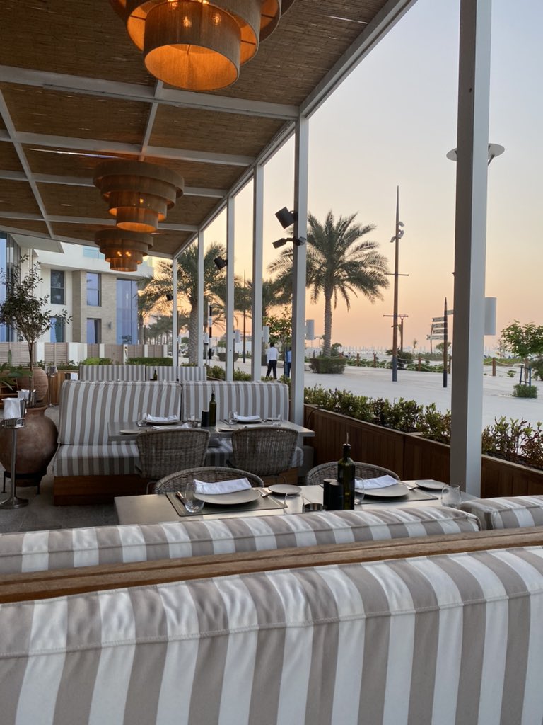 BITEX_AUH's tweet image. ✨アブダビスタッフ通信✨
【TOTÓ Abu Dhabi】

サディヤット島のビーチ沿いにあるイタリアンレストラン【TOTÓ Abu Dhabi】でランチをしました！ターコイズ色のペルシャ湾がとても綺麗です♩

#abudhabi
#bitex
#バイテックス
#アブダビ不動産
#totoabudhabi
#factdiningawards…