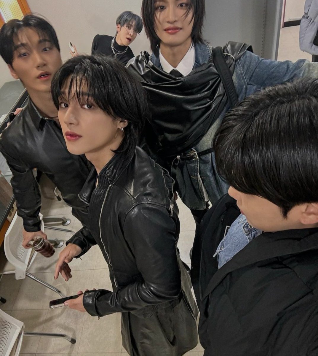 StarInMyHeart44's tweet photo. Jongho Insta 🫶⭐
#ATEEZ #SEONGHWA
#Jongo #San #Wooyoung #Yunho
#에이티즈 https://t.co/pUBt7QL0Fj