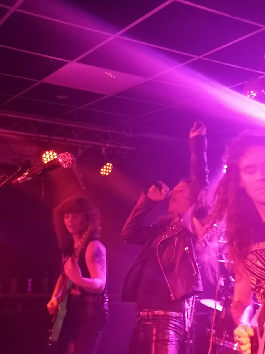 andybluemc's tweet photo. 3 British rock bands performing brilliant sets last night. Rock n Roll still in great shape. #Tailgunner #Rattlebacks #ToledoSteel. https://t.co/wHwFiUqyIX