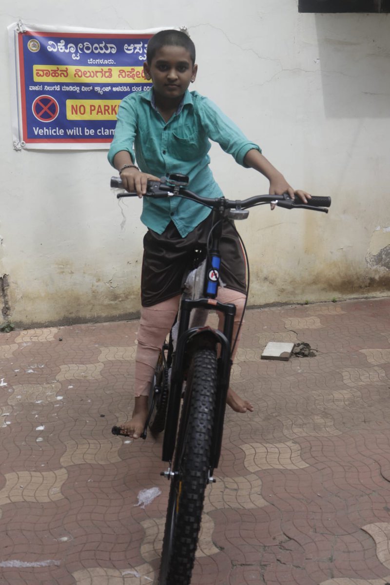 Two young burn survivors at Mahabodhi Burns Ward, Victoria Hospital, received bicycles as part of the #FireWatch101 project by BEYOND CARLTON, supported by TD Power Systems' CSR efforts. 

#FirekillsPreventit <a href="/uday_vijayan/">Uday Vijayan🇮🇳</a> <a href="/cherreb/">cheryl rebello</a> <a href="/vasanthihari/">Vasanthi Hariprakash</a> <a href="/amithasingh/">Amitha Singh</a> <a href="/gops85/">Gopal Devanahalli</a>