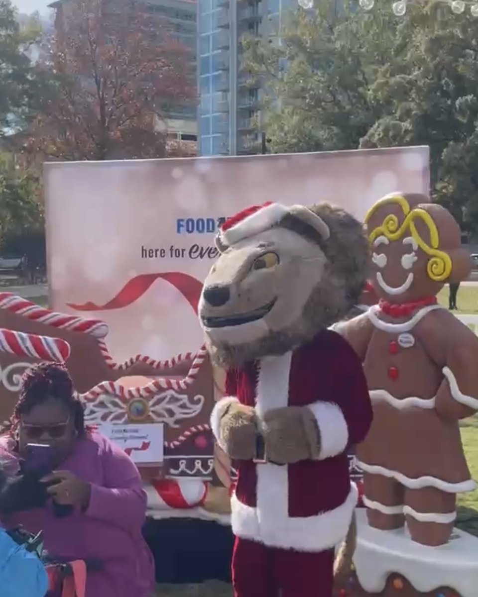 RaleighParade's tweet photo. Step into a holiday wonderland at the ALL-NEW Food Lion Holiday Lane at Moore Square!🎄

❄️ Dazzling light shows
🎯 Snowball toss
📜 Letters to Santa
🦌 Reindeer games
📸 Pictures with a full-size snow globe and Santa's sleigh
🎅 And more holiday cheer!

⏰ 10am-6pm https://t.co/TUaM5IR6Wv