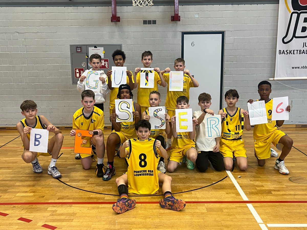 BBA_Ludwigsburg's tweet photo. ❤️🩹💛 | Mit einem 104:52-Erfolg gegen Freiburg beenden wir in der #U12-Oberliga die Vorrunde ungeschlagen, was fantastisch ist. Wichtiger jedoch: Zusammenhalt! Die Widmung für den Sieg geht, samt Genesungswünschen, an Paris #Michas. Gute Besserung, 8⃣!
#turbofürtalente https://t.co/LwHjWmxDrm