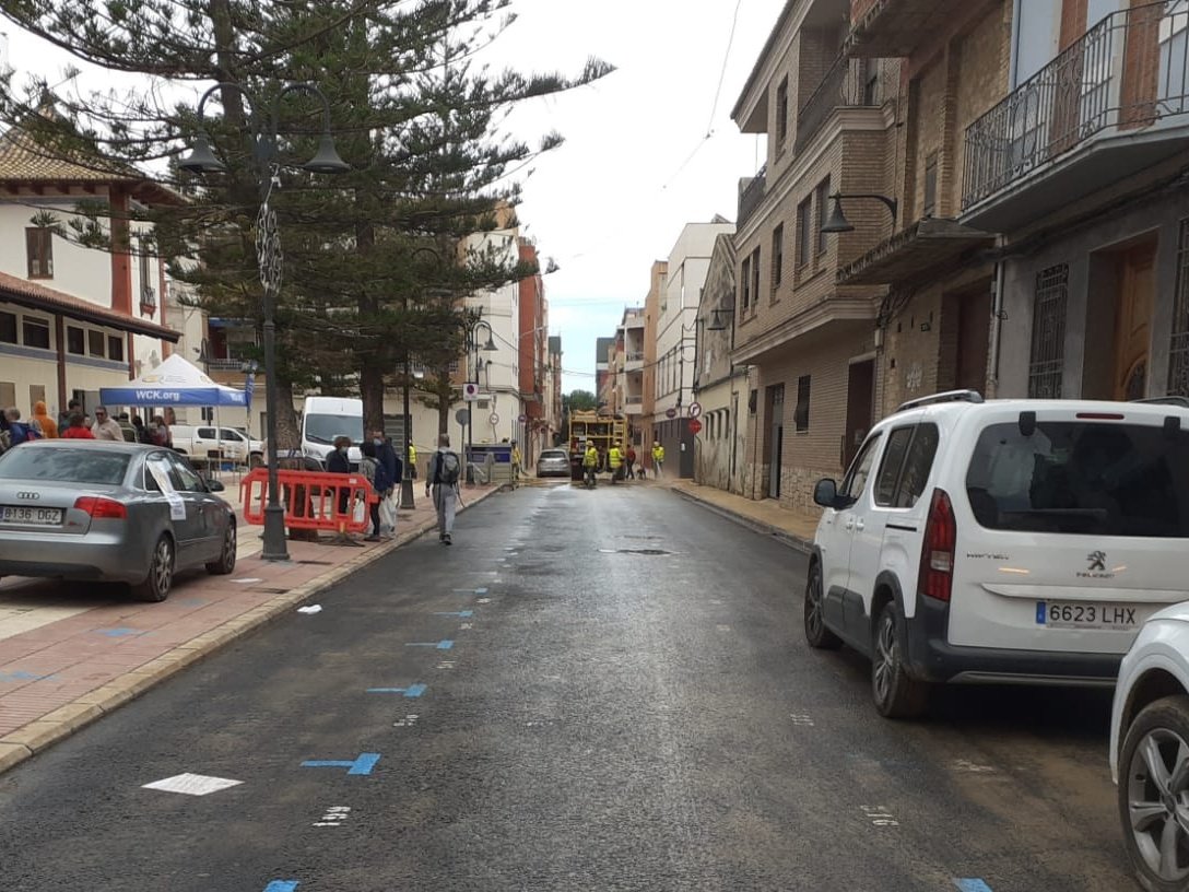 🔴 VALENCIA | 21° día de misión.

No teníamos dudas sobre cómo iba a quedar la calle tras el paso de  nuestros compañeros. 

¡ R E C O N F O R T A !

#LosDeAmarillo
#SomosInfoca