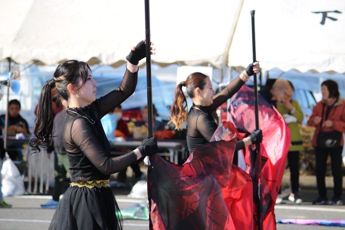 本日は、「下大野サ皆コーまつり」で演奏させていただきました！

沢山の応援を頂き、楽しく演奏することができました。
また、会場の皆さんからの焼きそばやお好み焼きなど差し入れを頂きました。
美味しかったです😋

関係者の皆様、演奏を見に来ていただいた皆様、ありがとうございました🏮