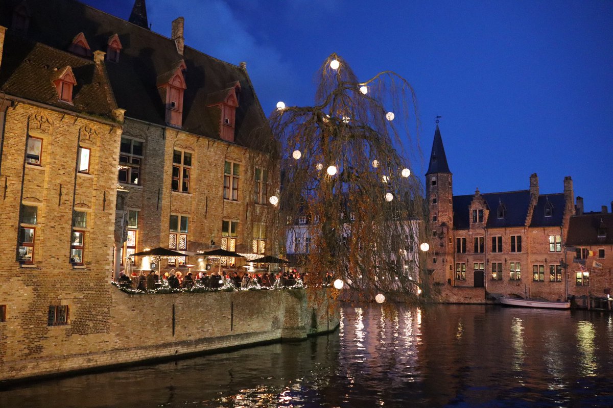 If you’re ever visiting Bruges, you absolutely MUST pop down to the Rosary Quay! 😍

This peaceful stretch of canal is breathtakingly beautiful, and really adds to the romance of the city 🛶🥰

#accessibleadventures #Bruges #GoBailey #RosaryQuay