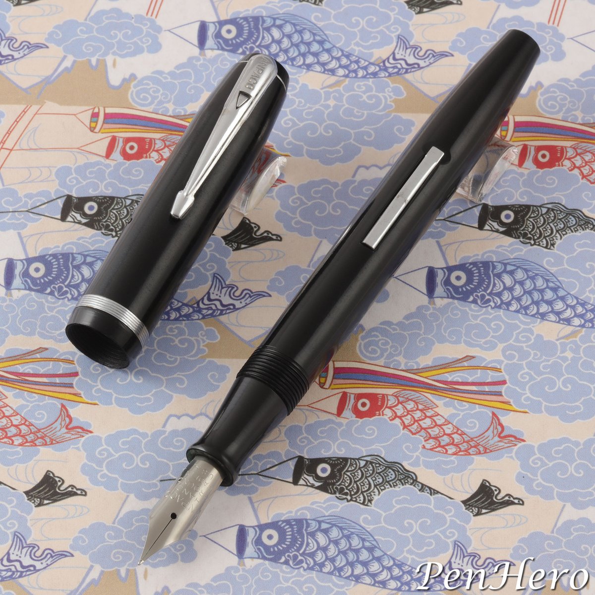 PenHero's tweet photo. Another week and another pen mystery solved! This is a specialty OEM version of a late 1940s Eagle fountain pen for the A. N. Palmer company.
https://t.co/ye0iWnX9s8
#eagle #epenco #palmermethod #cursive #handwriting #fountainpen #pencollecting #penhero https://t.co/85tELpcXWx