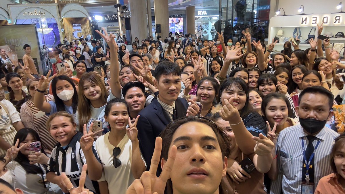 PPloynapha's tweet photo. ปลื้มปริ่มมากๆ ขอบคุณที่มาเจอกันในวันนี้ ขอบคุณมากๆค่ะ🙏🏻😍
#เด็กเข้ม #เข้มหัสวีร์ https://t.co/GH7kNm8wLv