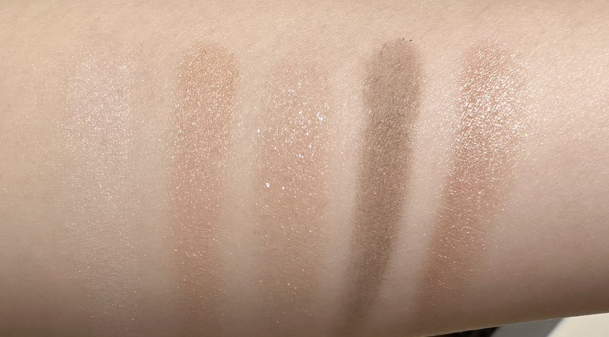 vmnt6QbTW0Ed7RO's tweet image. ◎ inoui (インウイ)
　アイズ 02

04も可愛くて悩んだ結果、左下のラメに惹かれて02にした❤️なんとも言えない上品さが最高🫶
ピンクベージュだけど、ピンク過ぎなくて大人っぽくしたいときにぴったり💓

#inoui
#本日の購入品
#コスメ購入品