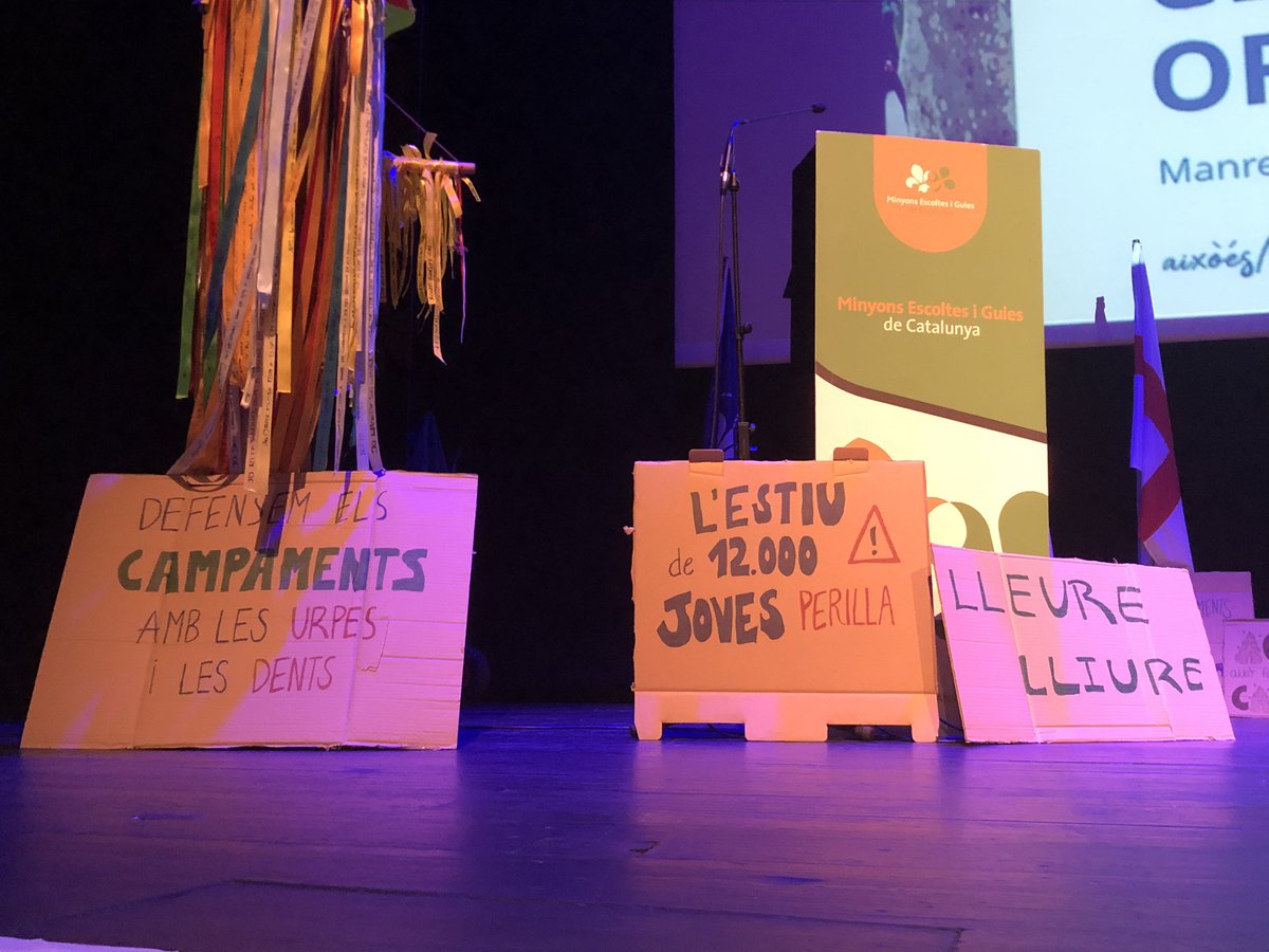 Miquel Angel Essomba (@miquelessomba) on Twitter photo Som educació. Som comunitat. L’assemblea de <a href="/EscoltesiGuies/">Minyons Escoltes i Guies de Catalunya</a> d’enguany. Són esperança. Són futur. Som educació. Som comunitat. L’assemblea de <a href="/EscoltesiGuies/">Minyons Escoltes i Guies de Catalunya</a> d’enguany. Són esperança. Són futur.
