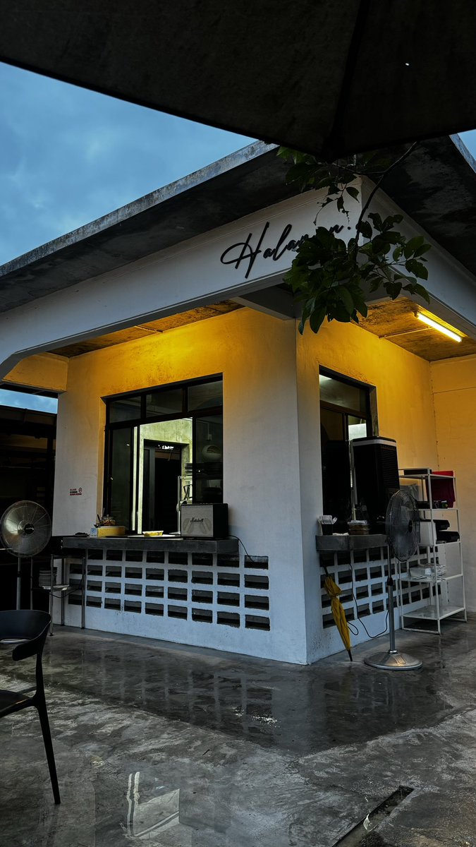 farzanaatiqahh's tweet photo. Halaman - A cozy retreat nestled in the heart of Johor Bahru, where comfort meets creativity. Come for the cozy vibes, stay for the unforgettable foods.
@JRN500
#Halaman
#Halamancafejohorbahru
#DigitalJournalism
#JRN500
#JournHeboh
#cafeinjb
#goodfoodgoodvibe https://t.co/cCBd5w7IfI