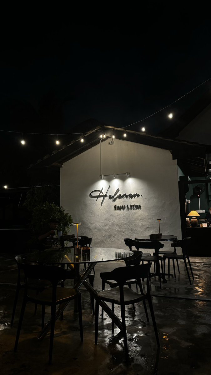 farzanaatiqahh's tweet photo. Halaman - A cozy retreat nestled in the heart of Johor Bahru, where comfort meets creativity. Come for the cozy vibes, stay for the unforgettable foods.
@JRN500
#Halaman
#Halamancafejohorbahru
#DigitalJournalism
#JRN500
#JournHeboh
#cafeinjb
#goodfoodgoodvibe https://t.co/cCBd5w7IfI