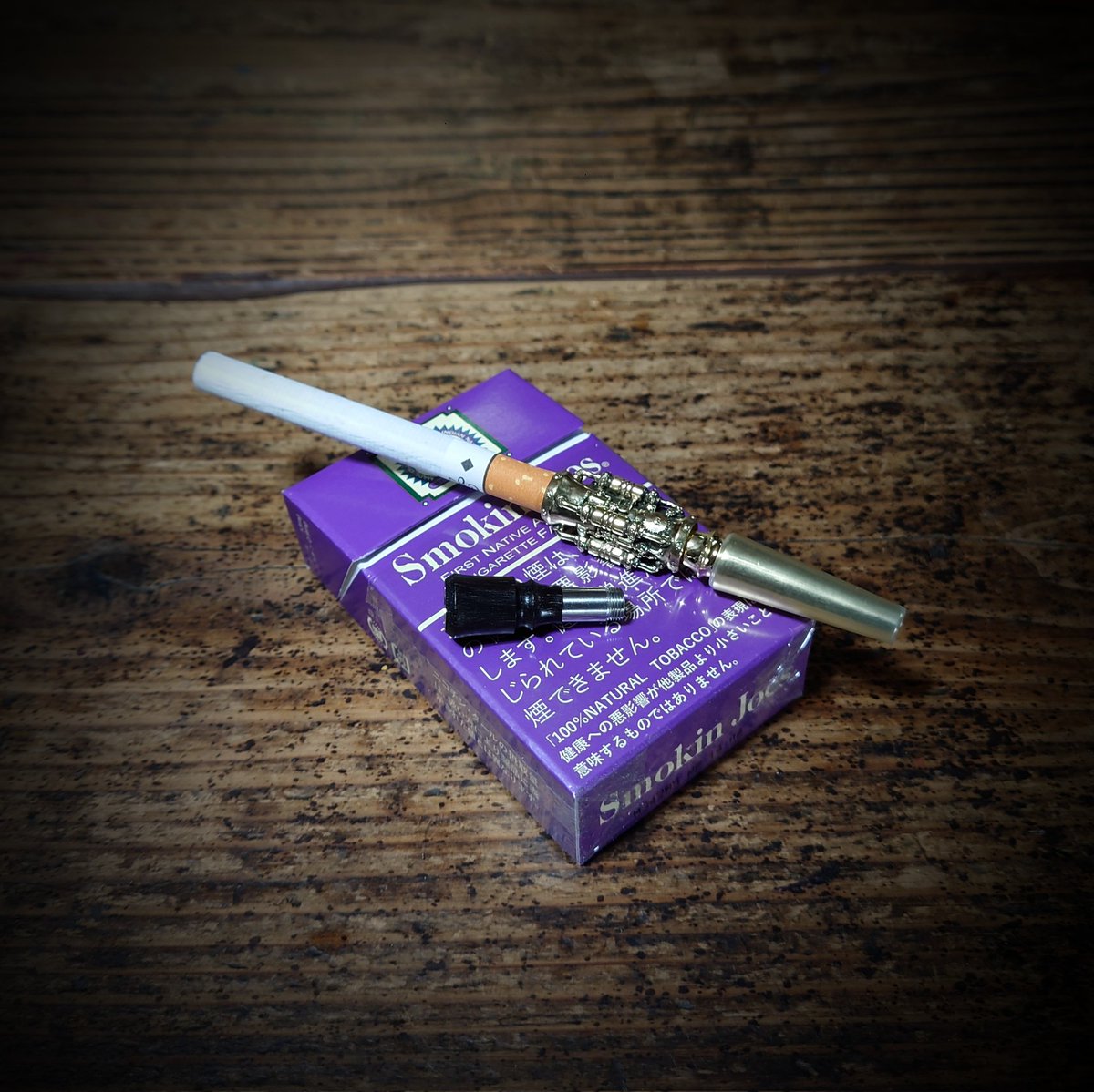 MOBFACTORY27's tweet photo. ★プレゼント企画★

【プレゼント内容】
スチームパンクシーシャマウスピースセット真鍮製

(左手ホルダーレストはプレゼント内容に含まれません)

【参加方法】
フォロー＆リポスト(引用も可)

【抽選方法】
リポストしてくれた方、リプをくれた方の中から適当に１名様選びます。

【応募期間】
12/14(土)まで。12/15(日)に当選者発表したいと思います。  

【注意事項】
当選者発表はDMではなくポストで行います。成りすましの偽アカウントにご注意下さい。

#喫煙具 #シーシャ #シーシャマウスピース #マウスピース #シガレットホルダー #コニカルホルダー #シガリロホルダー #タバコ #手巻きタバコ #プレゼント企画 #プレゼントキャンペーン #スチームパンク #アクセサリー