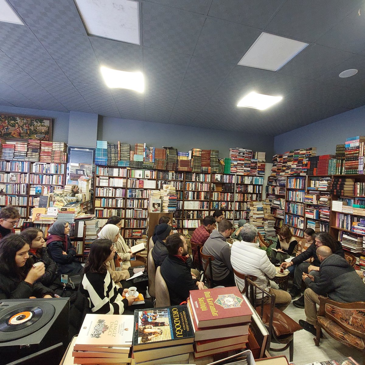 İmam  Gazali'nin 
El Munkizu Mined Dalal  eserinin kritiğine başladık müsaitseniz bekleriz📚🐛