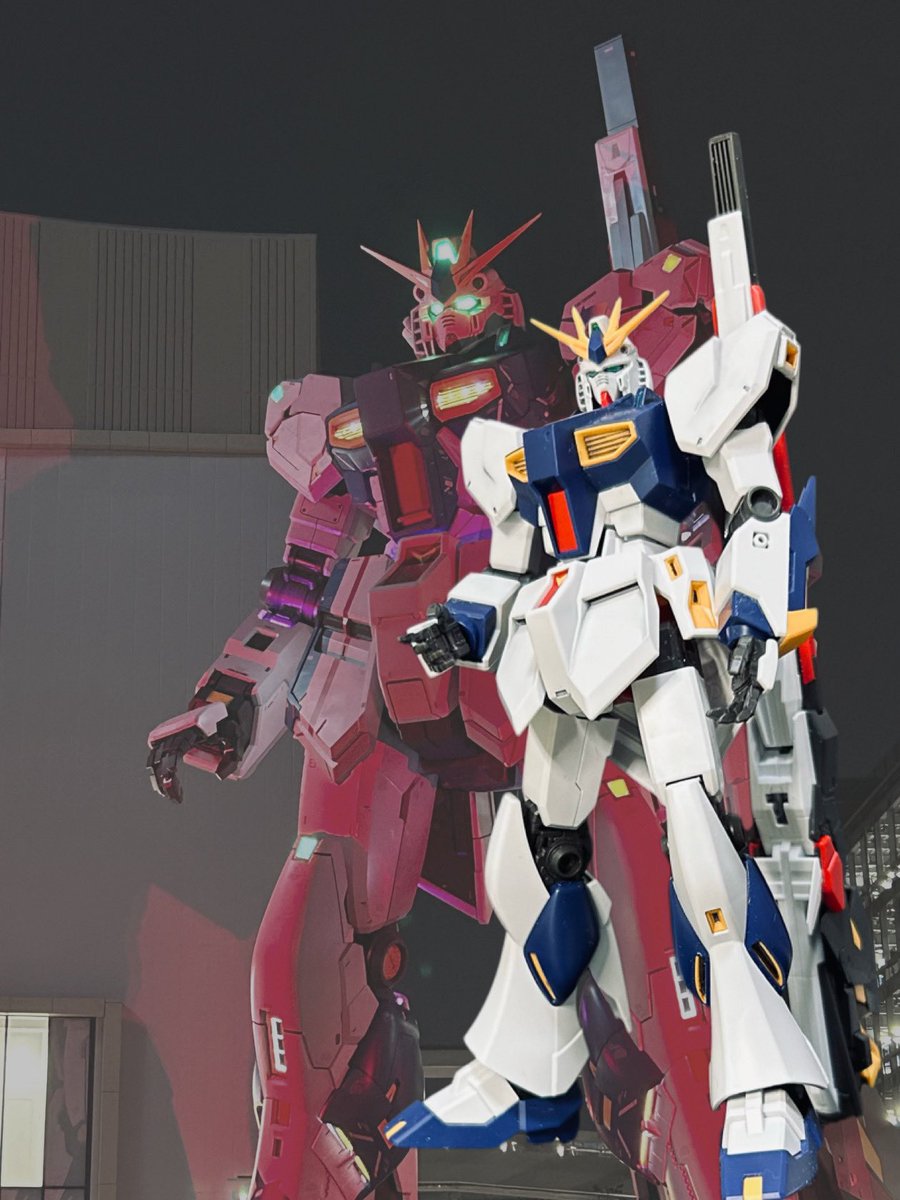 kima_jo's tweet photo. サイドF限定品は全て売り切れていたので、EG νガンダムだけ買ってきた。
部分塗装だけなのに、5.6時間かかっている、相変わらずに組むのが遅いです。
ガンダムマーカー でもう少し部分塗装してからシール貼ります。
#ガンプラ https://t.co/8T4FPNWDdQ